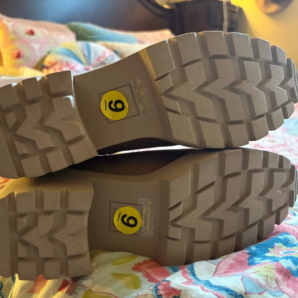 NWOB Dolce Vita Tyler Sweater Knit Booties Brown Size 9 - Image 4