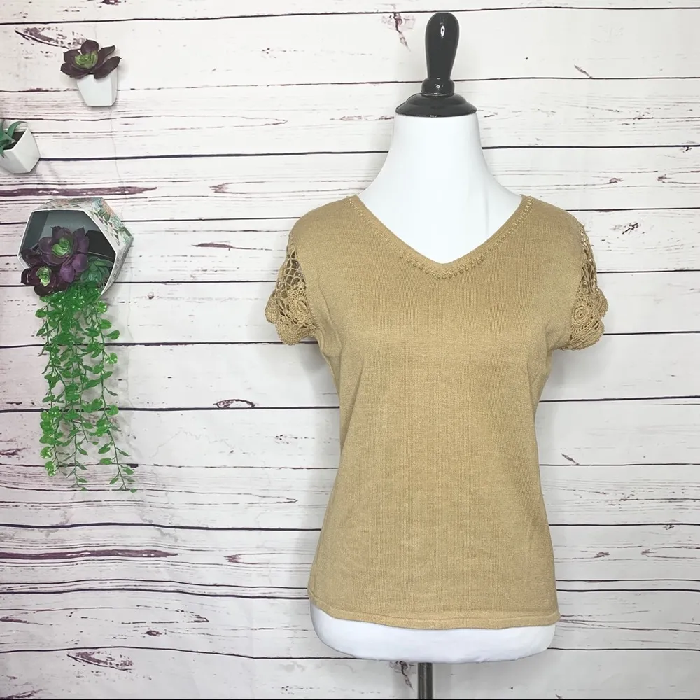 J. Jill Silk Blend Crochet Sleeve Beaded V Neck Top Size Small Tan Khaki Camel - Image 5
