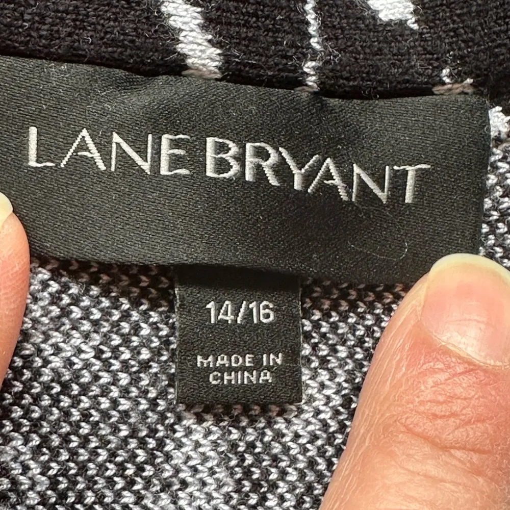 Lane Bryant Black & White Animal Print Mini Skirt. Thick Material. Sz 14/16. - Image 6