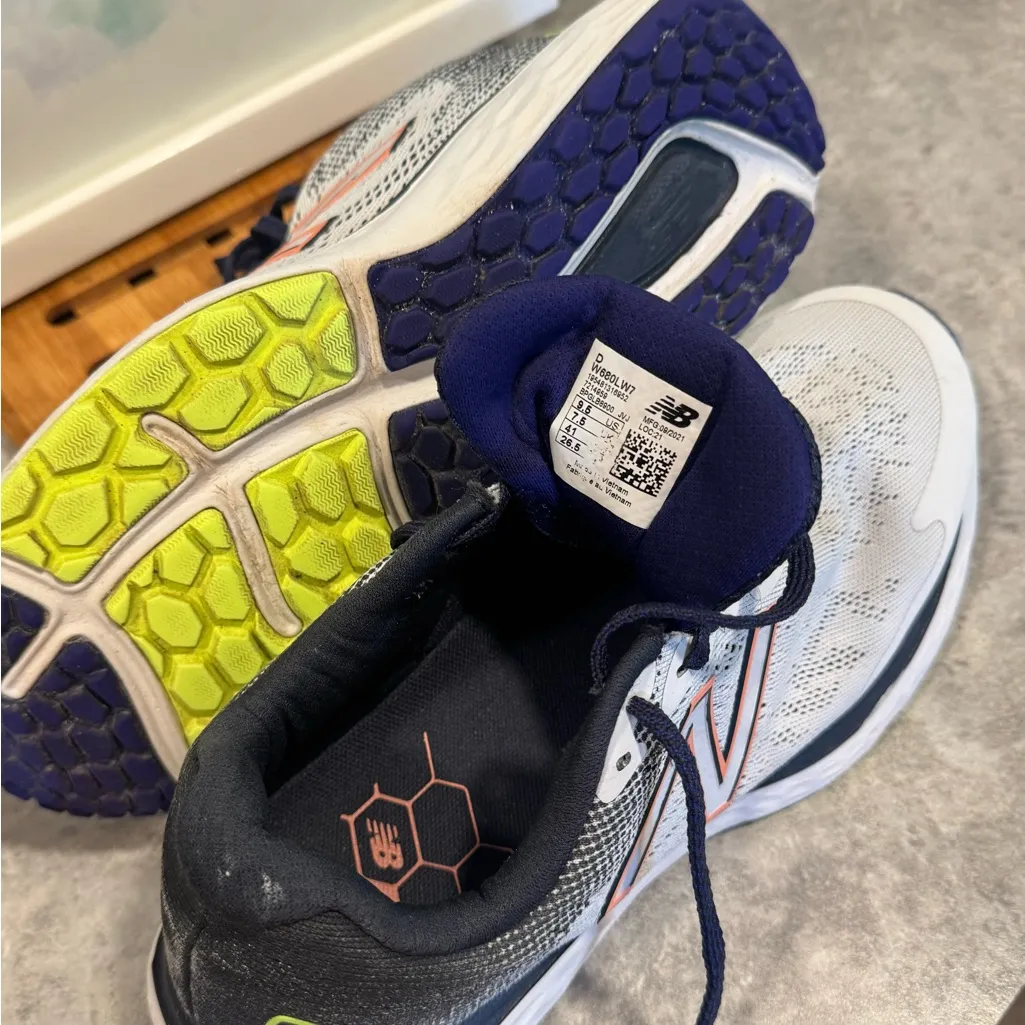 New Balance Fresh Foam 680 V7 Women's Running Shoes Size 9.5 Medium D - Image 7