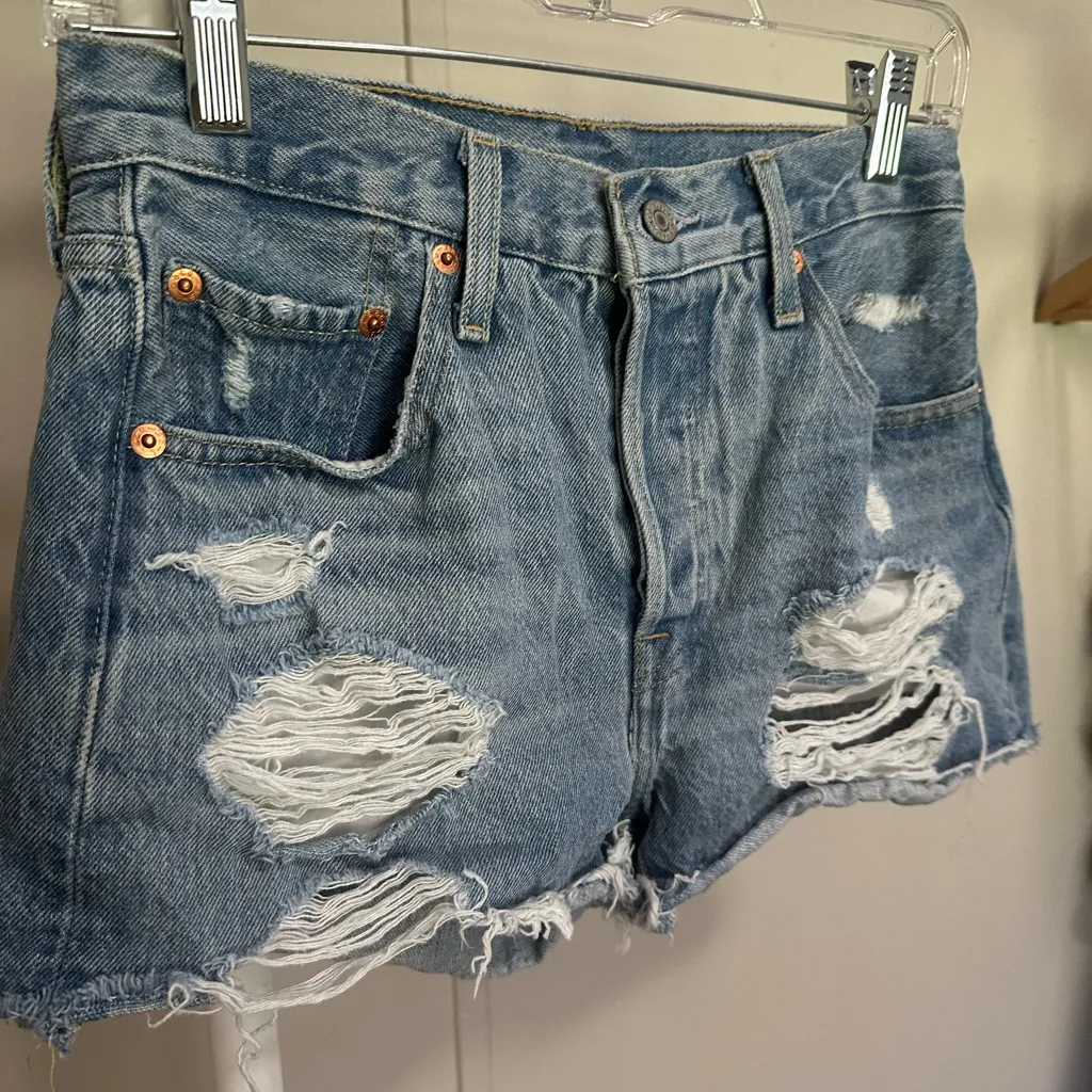 Levi’s Women’s 501 High Waisted Distressed Denim Shorts Medium Wash 28” waist - Image 2