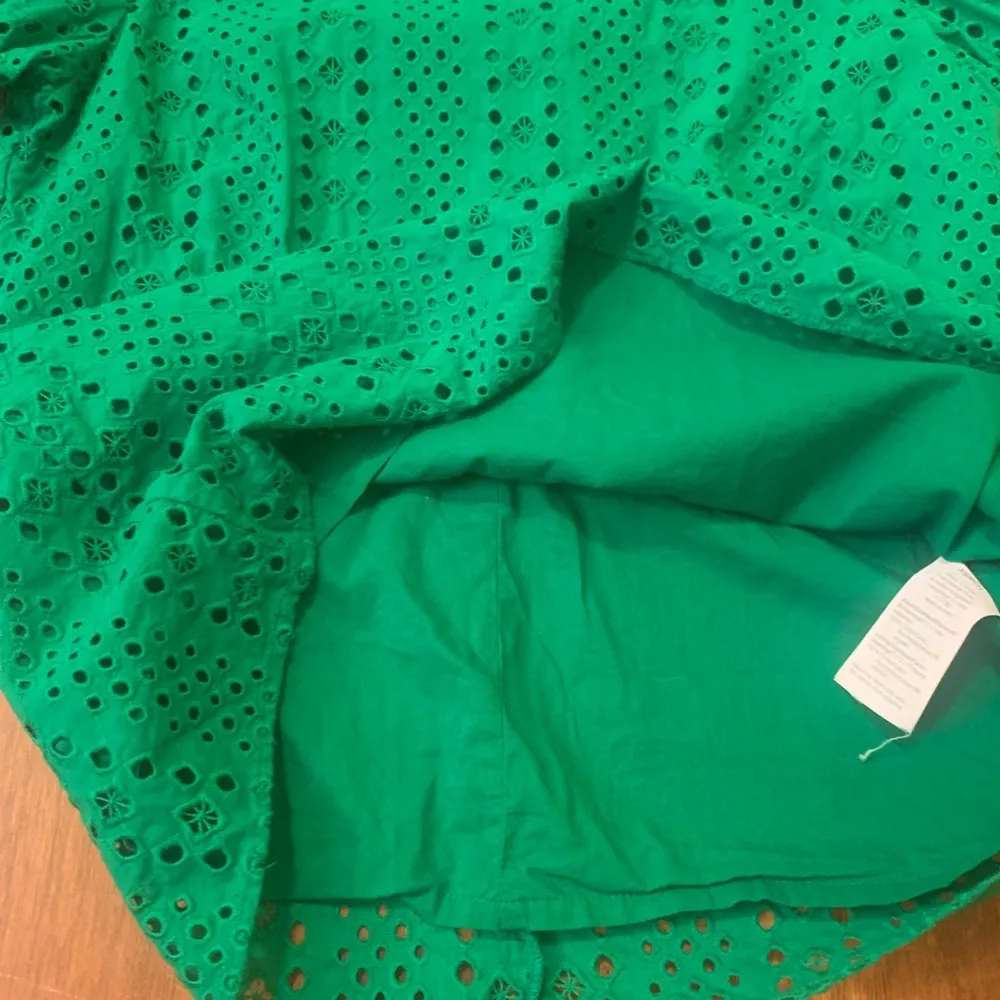 J. Crew Blouse XS Green Eyelet with Elegant Detailing Lined St.Patrick’s Day - Image 4