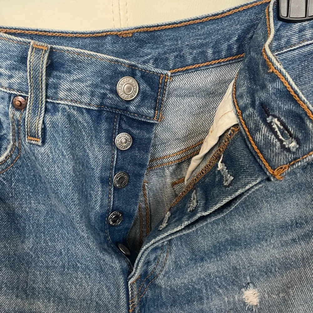 Levi's 501 Blue Jean Shorts High-Waisted Distressed - Image 2