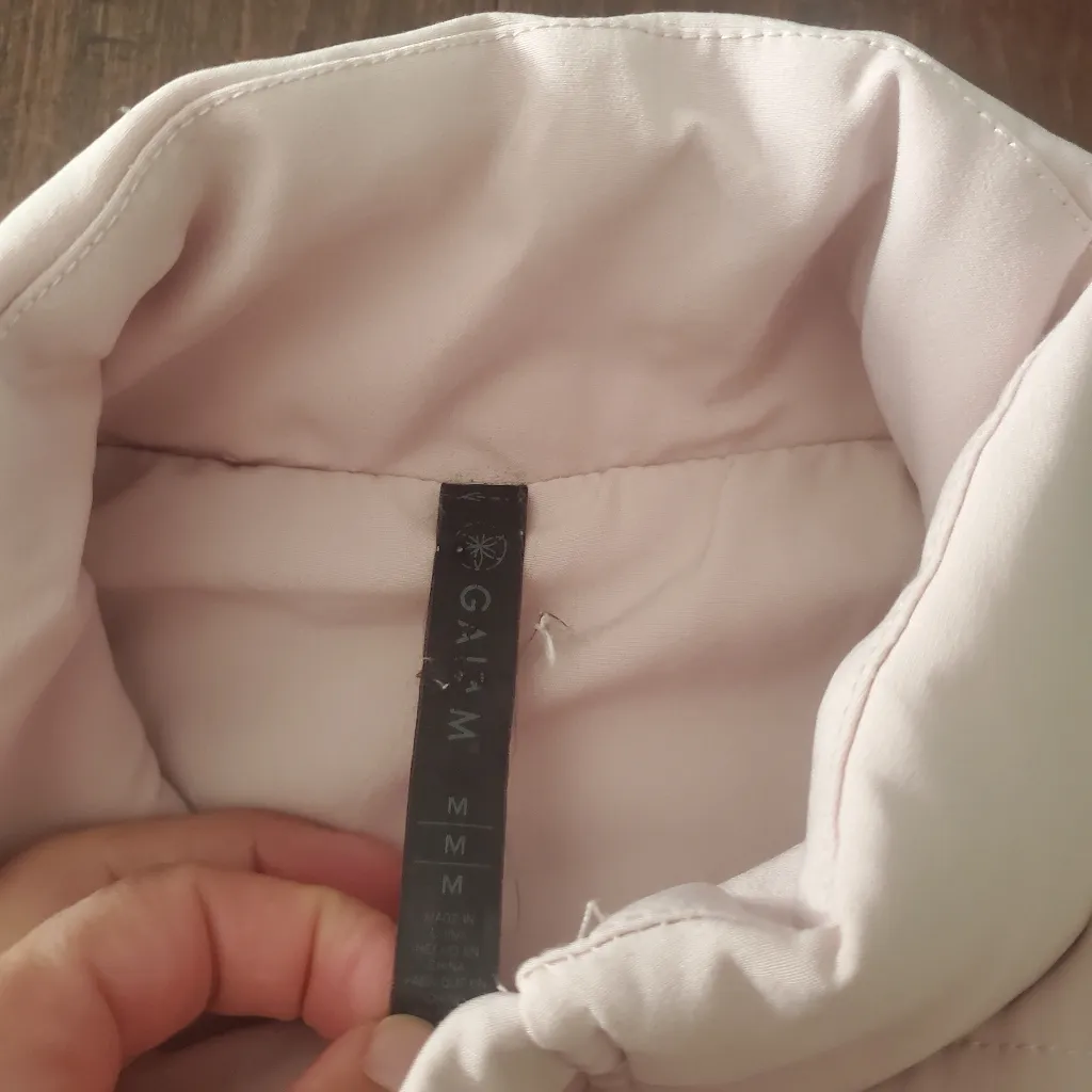 GAIAM Women's Light Pink Puffer Vest Size Medium - Image 2