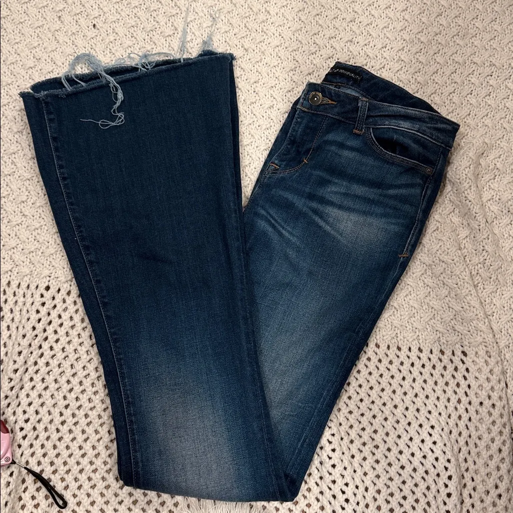 Cult of Individuality Women s Dark Blue Flare strechy Jeans Size 30 - Image 5