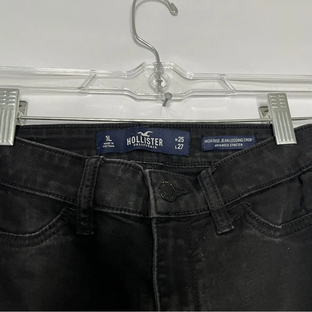 Hollister High Rise Jeans - Image 4