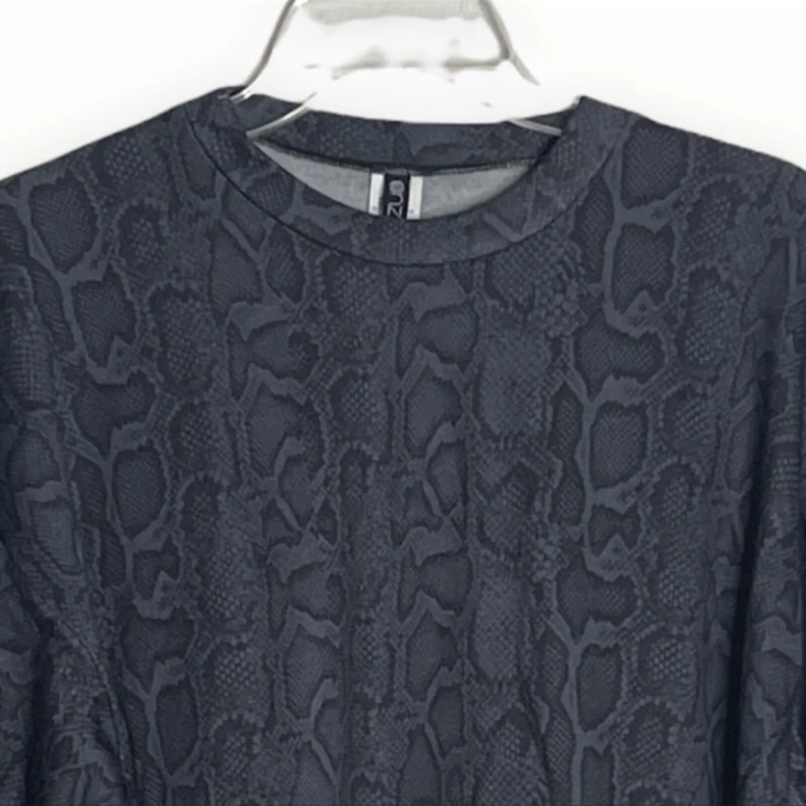 Onzie Shirt Women One Size Blue Navy Serpent Slouchy Boyfriend Sweatshirt Casual - Image 3