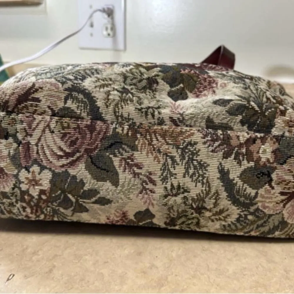 Etienne Aigner Genuine Leather Trim Magnetic Snap Multicolor Crossbody Bag - New - Image 3