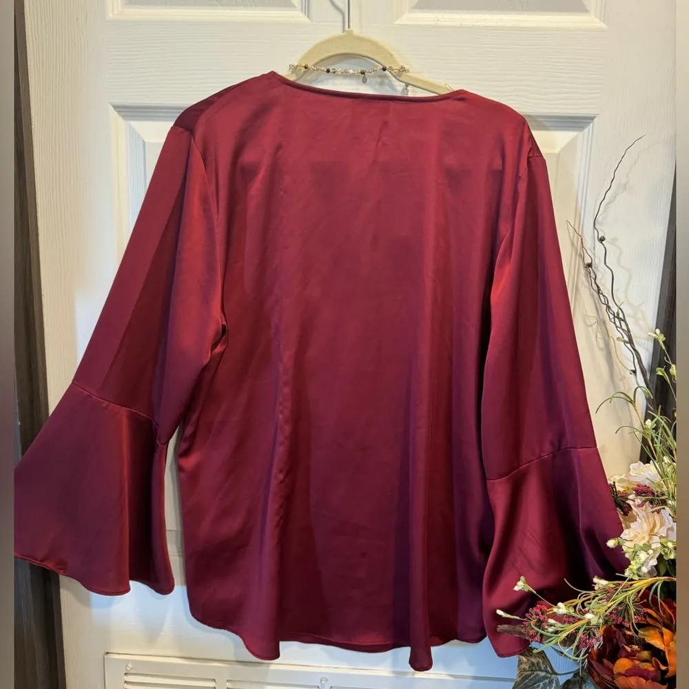 Alex Marie Halie Knit Bell Sleeve Top  Size XL  Long Sleeve Round Neck. - Image 2