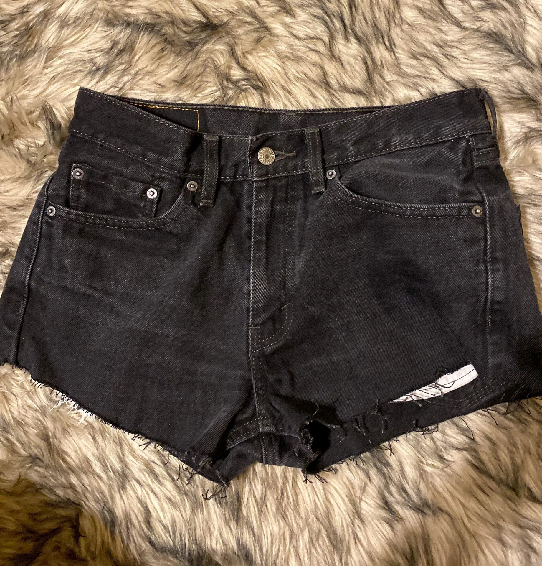 Levi’s Shorts - Image 4