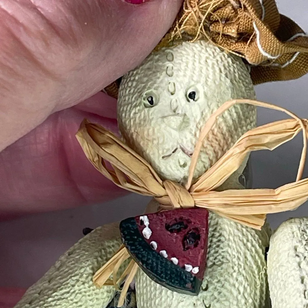 Vintage Scarecrow cottage core primitive jointed brooch. Green - Image 5