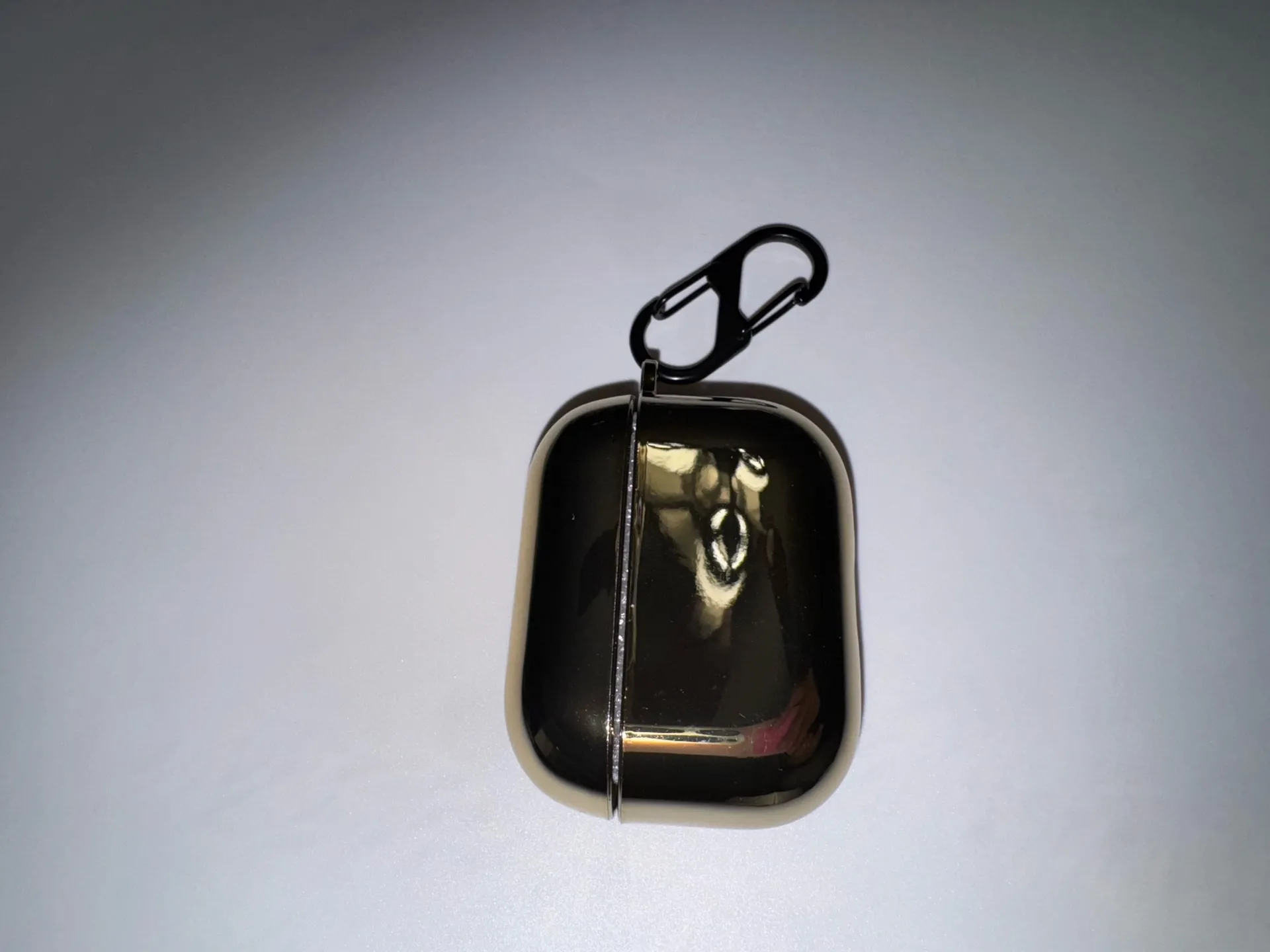 Gold AirPods Pro case - Image 3