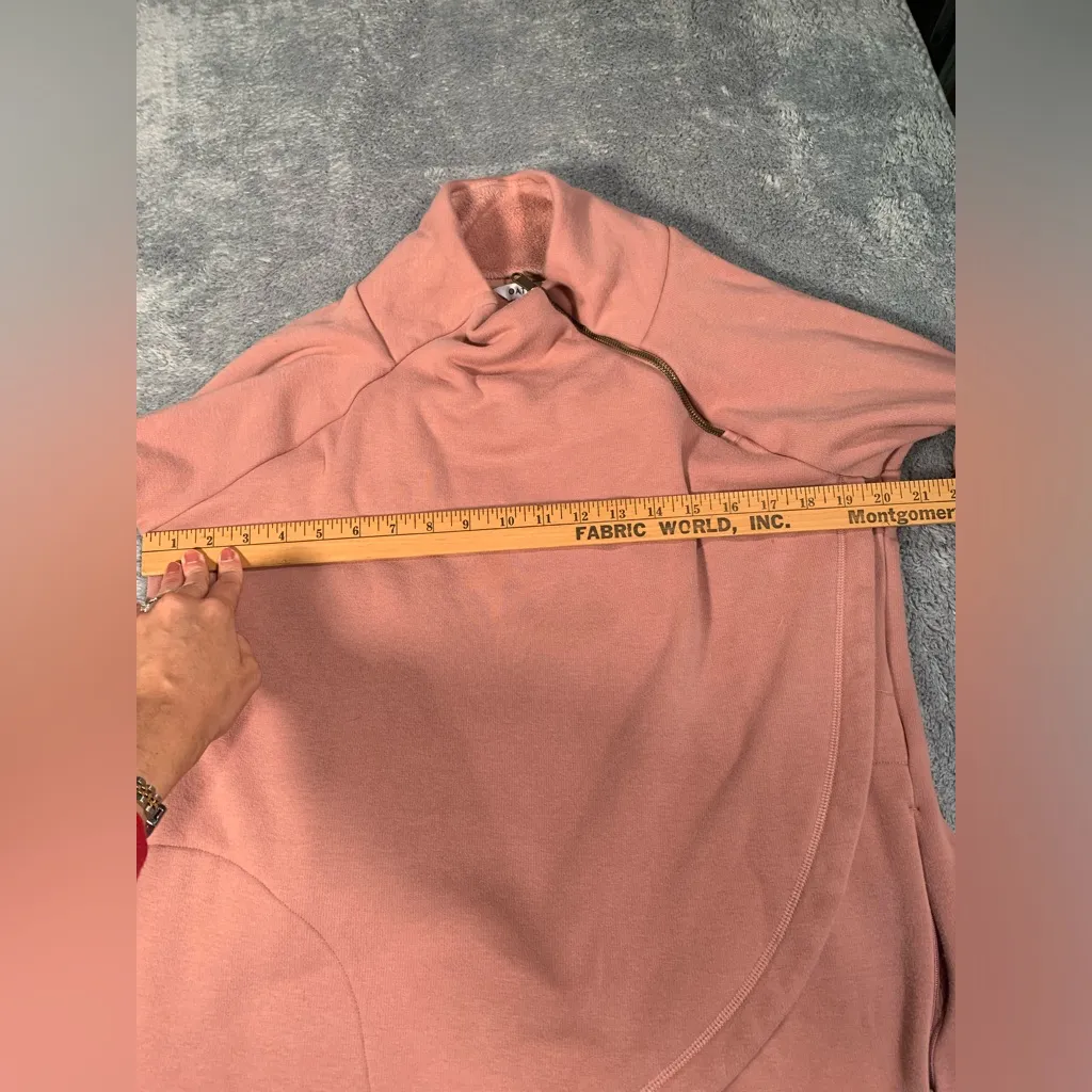 Athleta cozy karma asymmetrical pullover pink large - Image 7