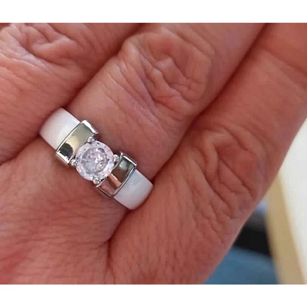 NEW‎ Women’s 1Ct Solitaire Synthetic Diamond White & Silver Ceramic Ring Size 7 - Image 14