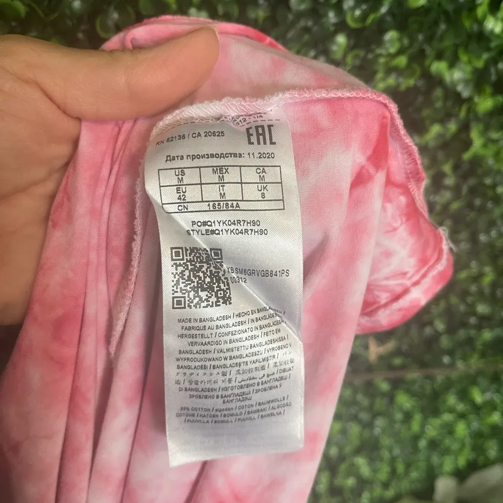 Guess Short Sleeve Longline Logo Oversized Tee. - Image 5