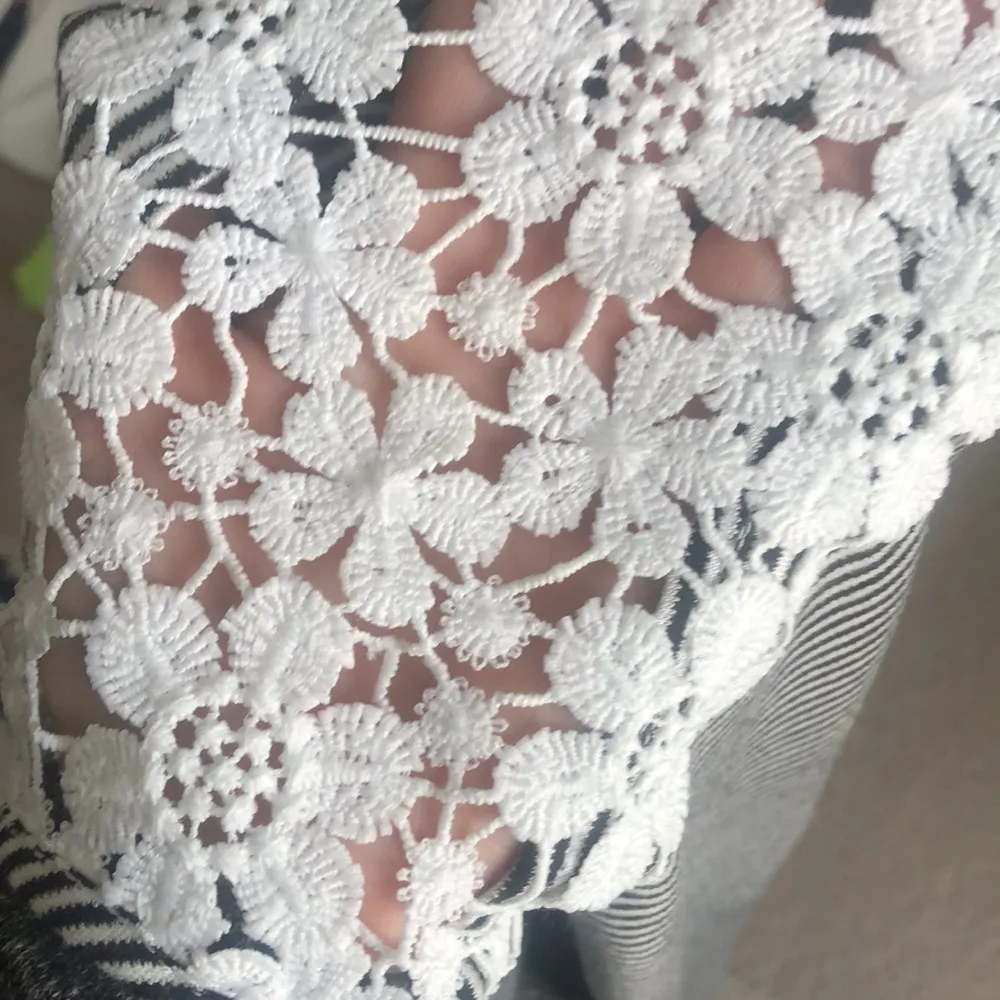 🆕 Striped Top with Crotchet Lace Shoulders, Size Small - Image 3