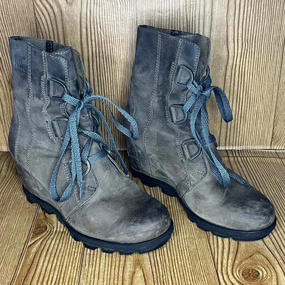 Sorel Joan of Arctic Wedge II lace up round toe Boots
Women’s size 7.5 - Image 2