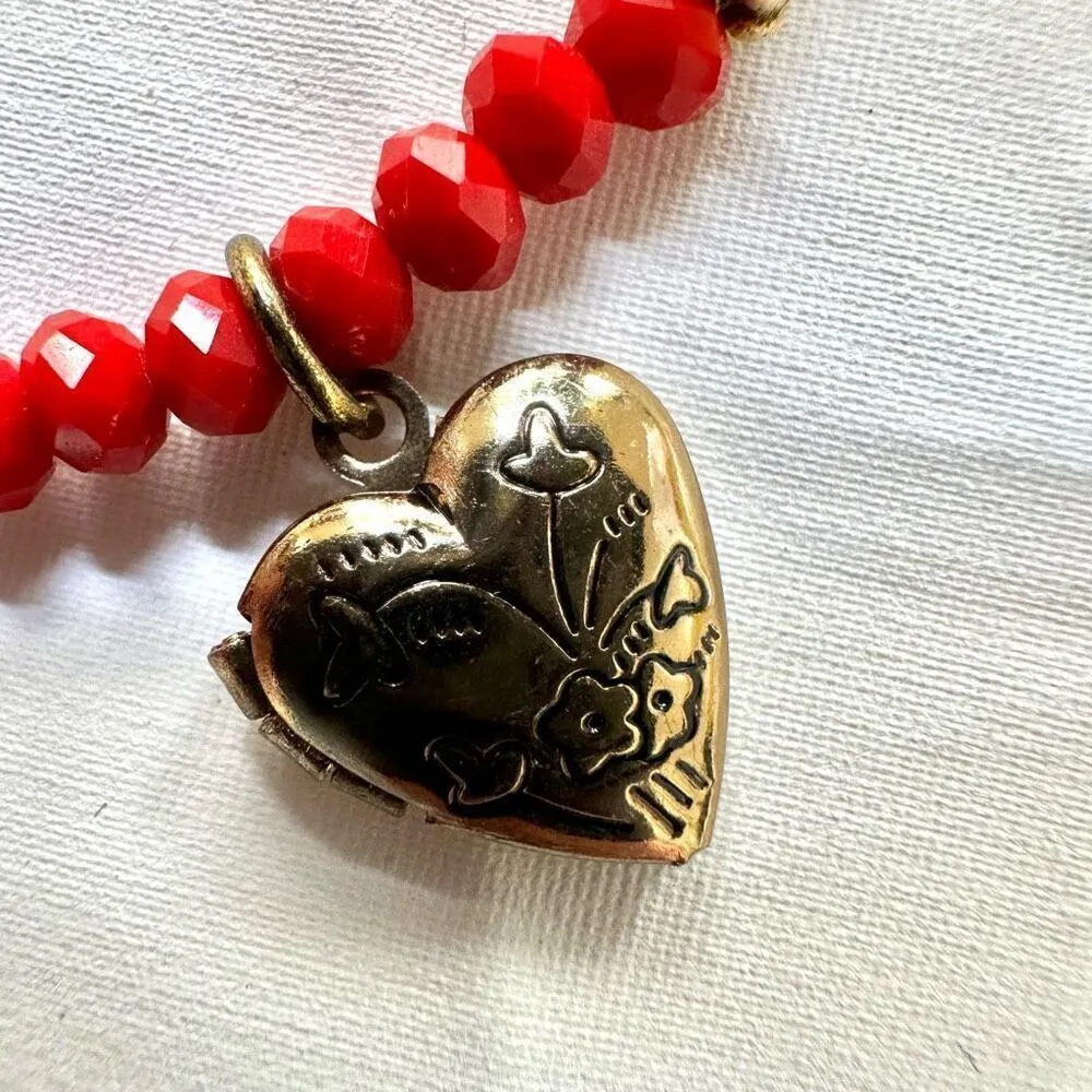 Red and gold tone heart locket beaded bracelet - Image 2
