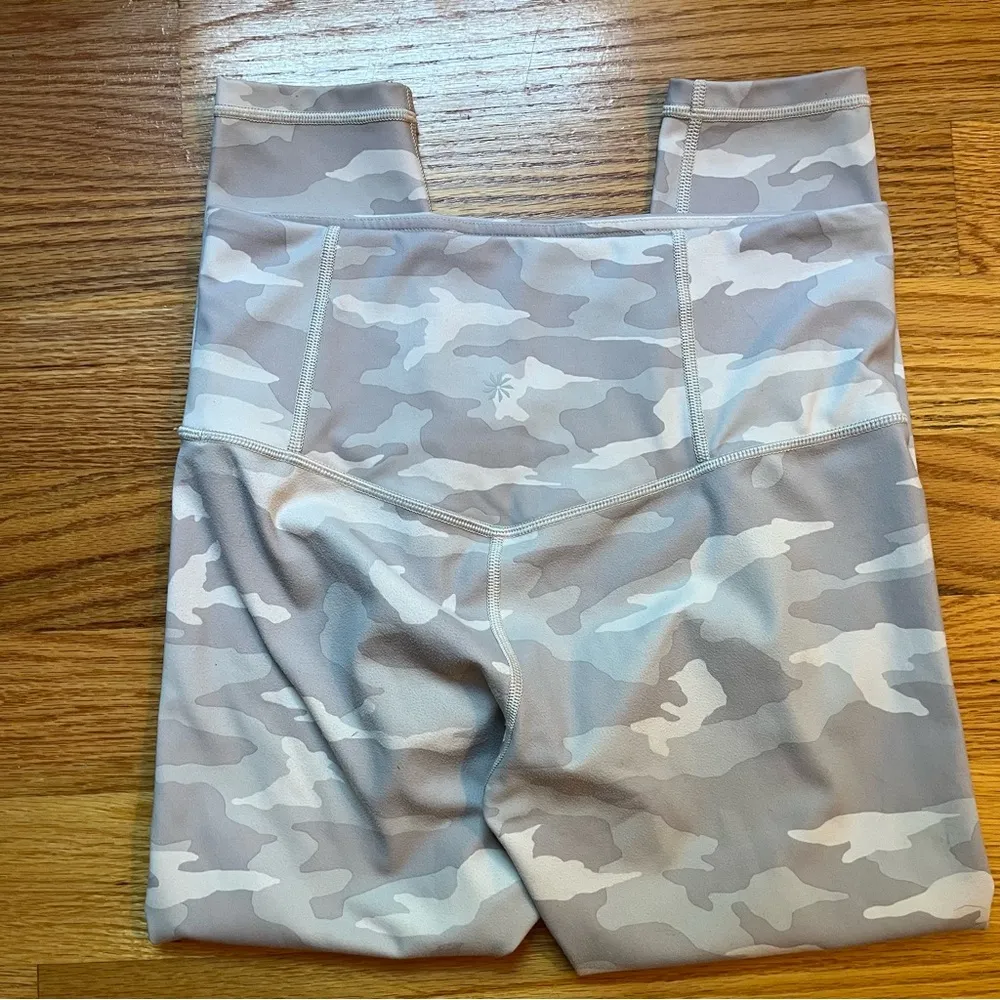 Athleta elation 7/8 tight camo print size medium - Image 6