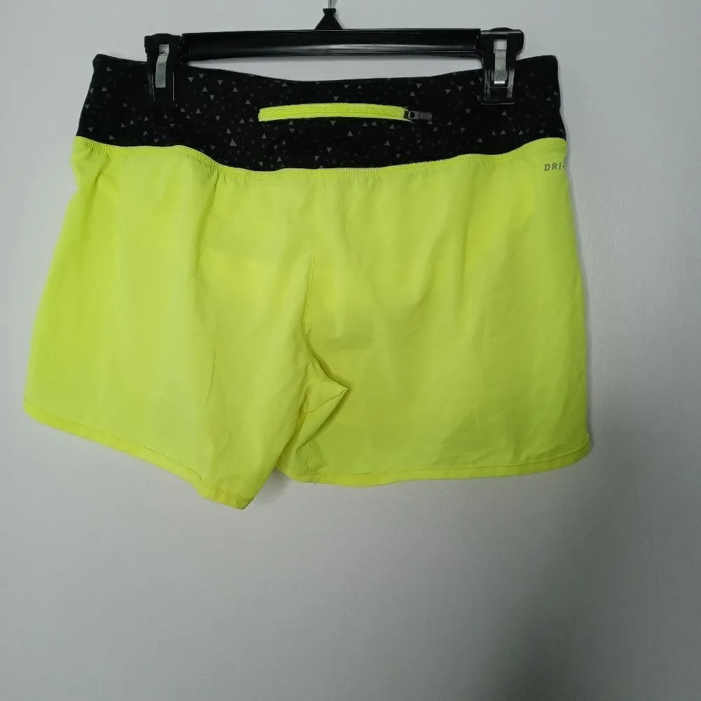 Nike neon yellow shorts size spots - Image 3