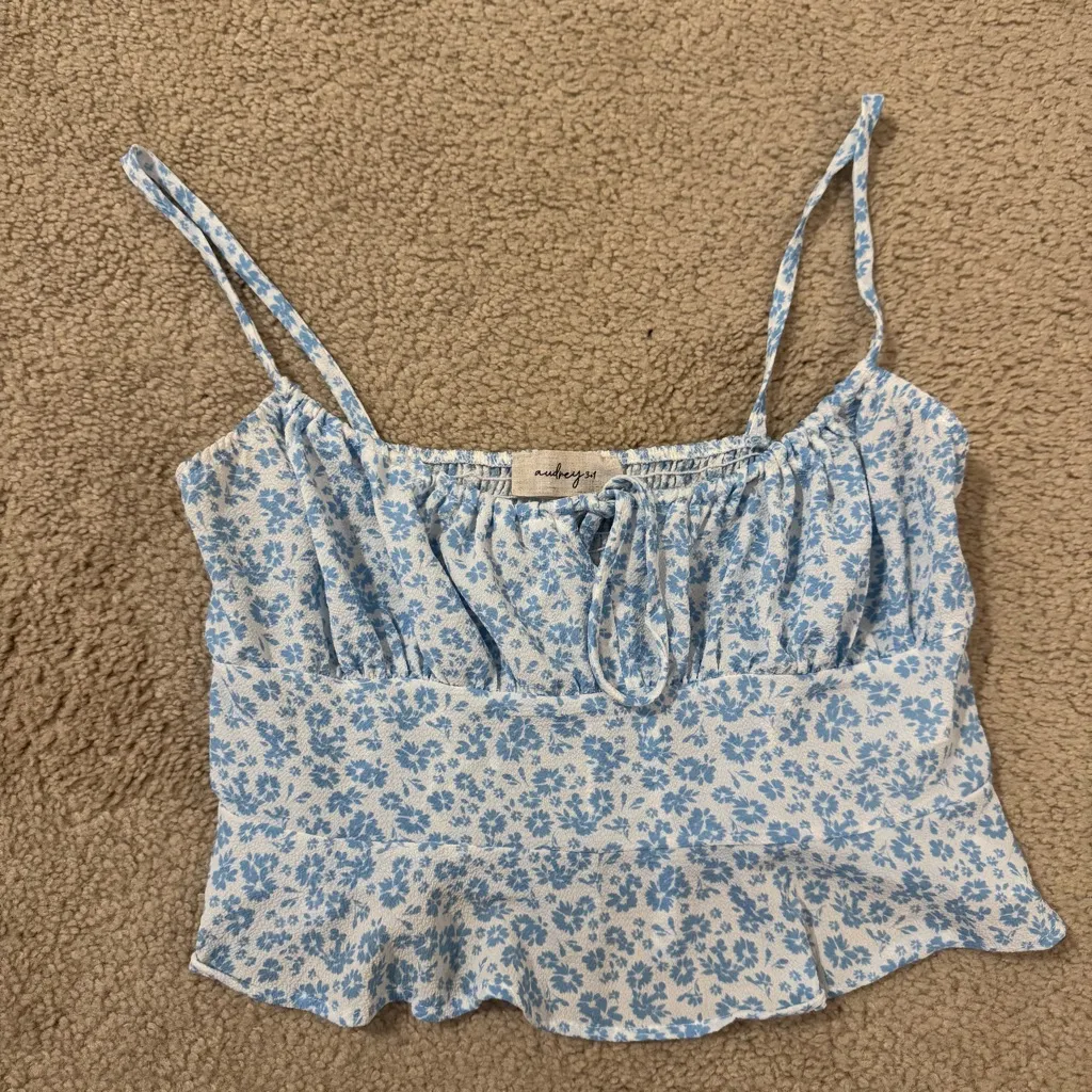 Floral flowy crop tank top - Image 2