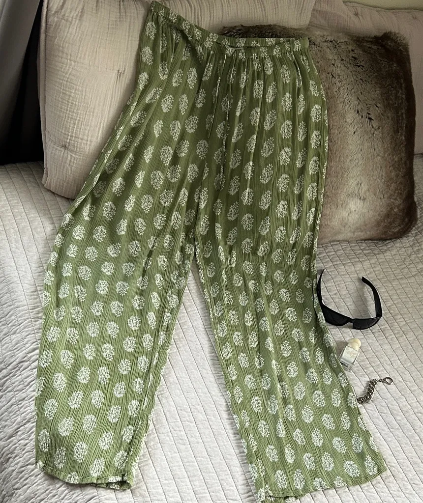 Patrons of peace sage green pull on wide leg boho gauze floral pants XS - Image 1