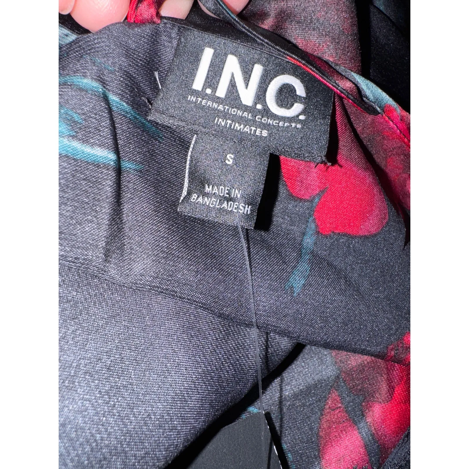 Brand New INC International Concepts Women's Size Small Black Red Floral Robe - Image 4