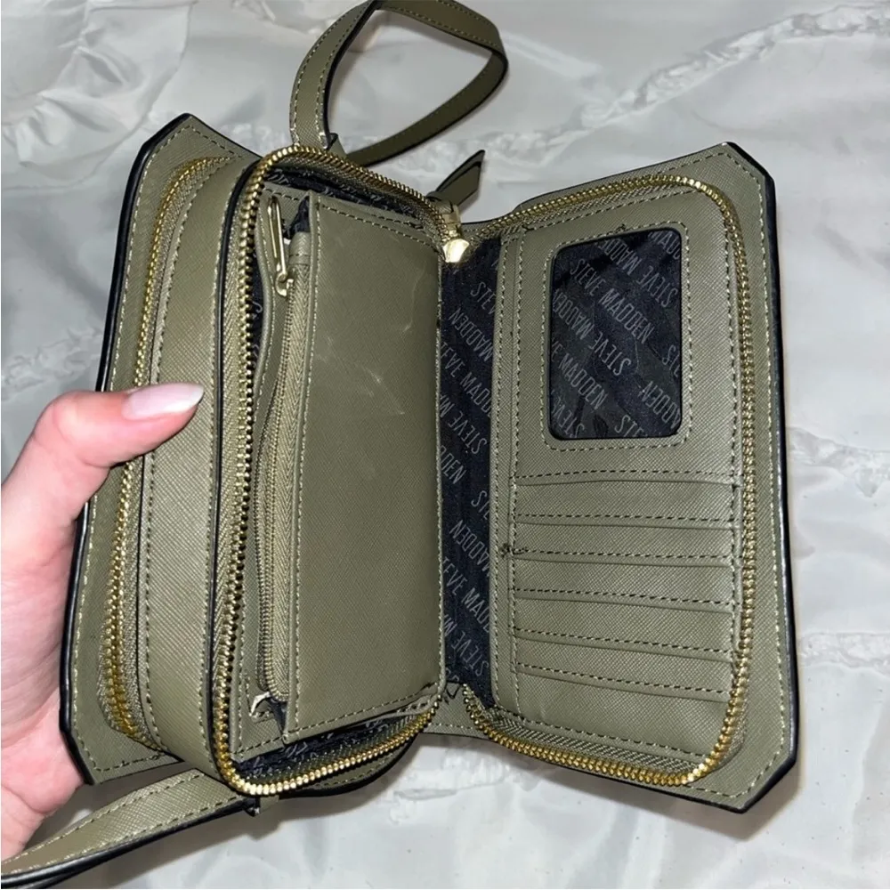 Steve Madden Crossbody Purse - Image 4