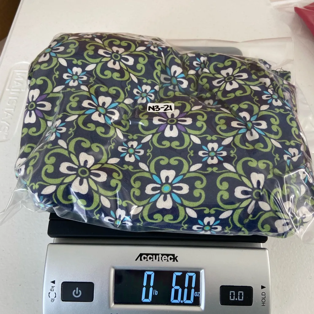 EUC SB Scrubs‎ women’s green navy floral print v-neck tie back pocket scrub top - Image 8