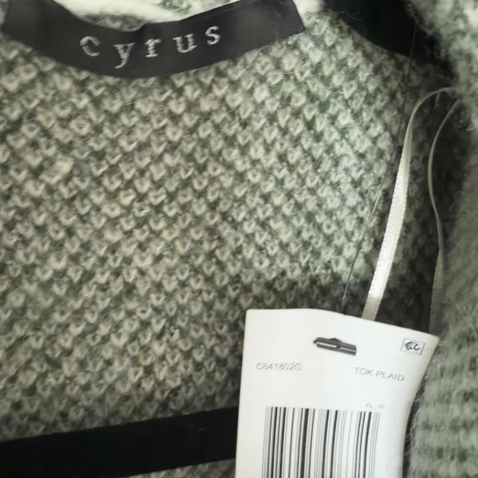 Cyrus Medium Long Sleeve Plaid Cotigan Green Charcoal Gray Contemporary‎ NWT - Image 12