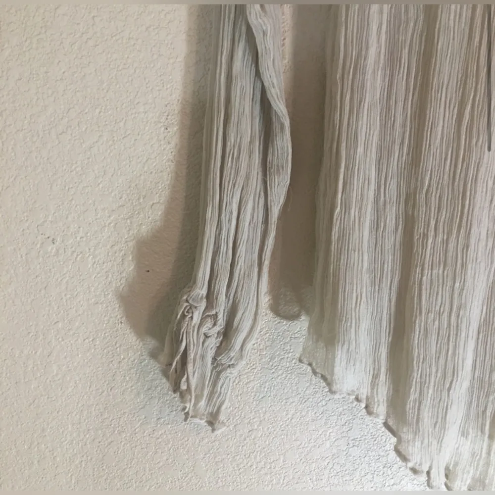 Kimchi blue tan gauzy blouse with lace details - Image 3