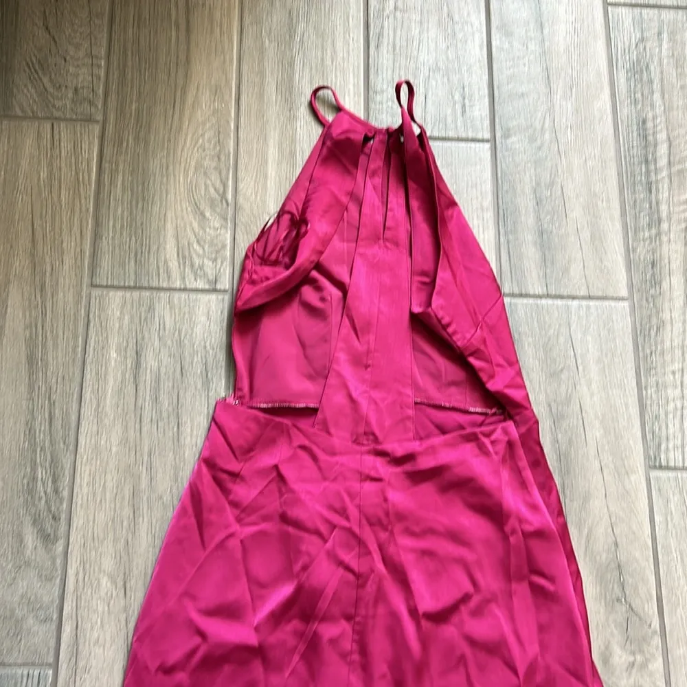 Showpo lonni high neck cut out maxi dress with leg split in berry satin - Image 7