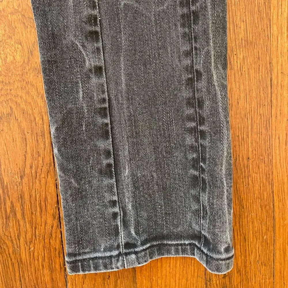 David Bitton Gray Wash Skinny Jeans - Size 27 - Image 6