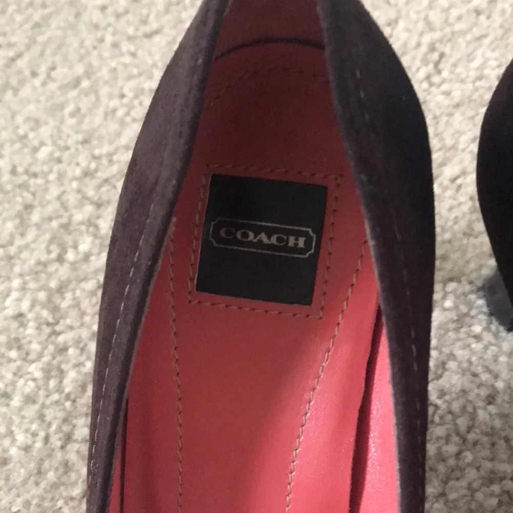 Coach Brown Suede Tassel Pumps sz 7 - Image 4