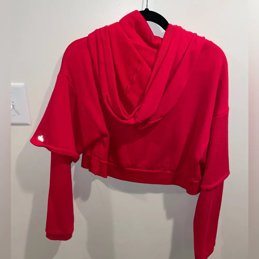 Alo Yoga red eternal cropped hoodie - Image 3