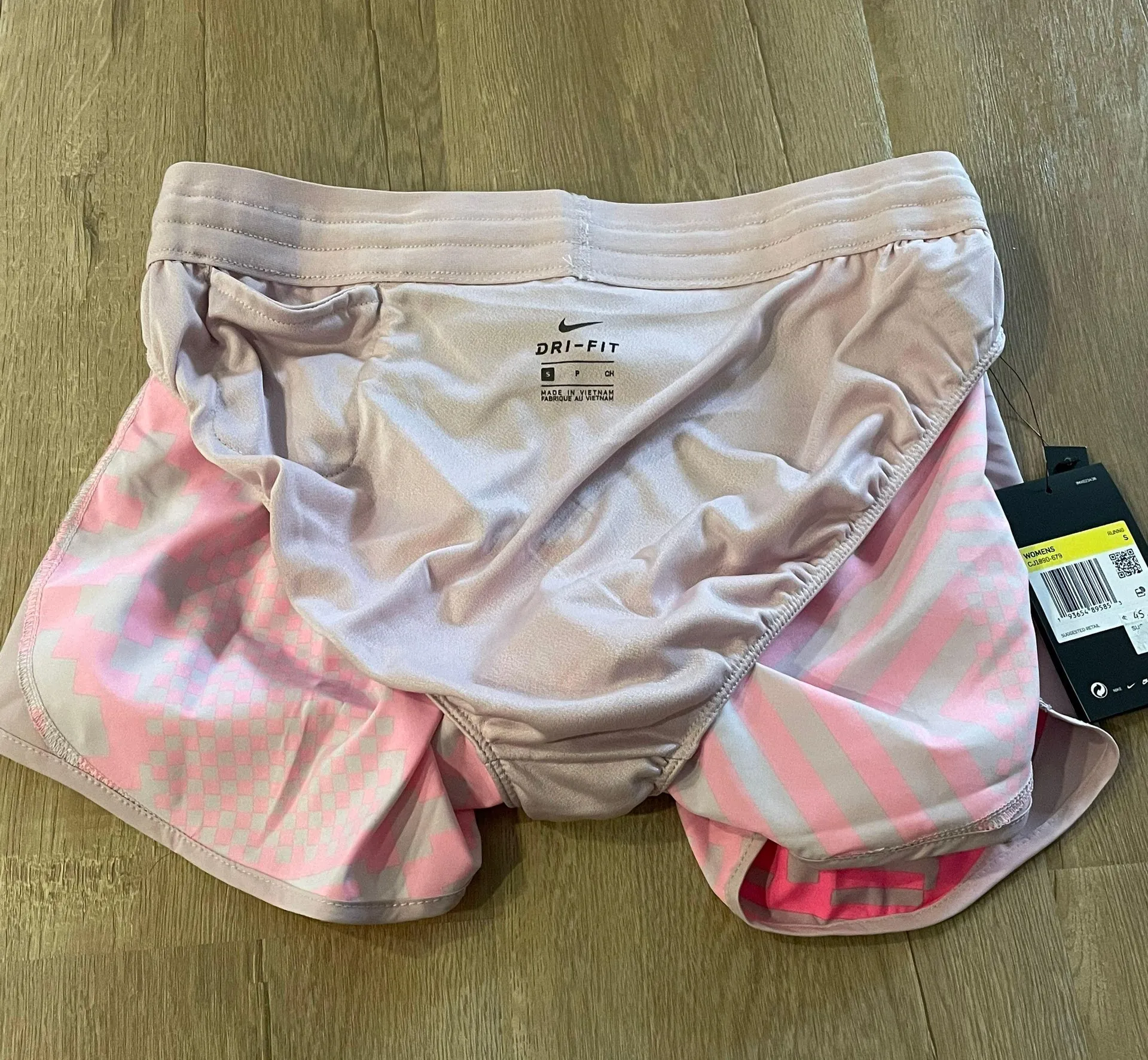 running Shorts Dri-fit Lined size S NWT - Image 4