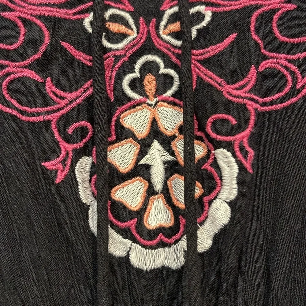 Women's Francesca’s Black w/ Pink Embroidery Boho Cover Up Swimsuit Size Large - Image 7
