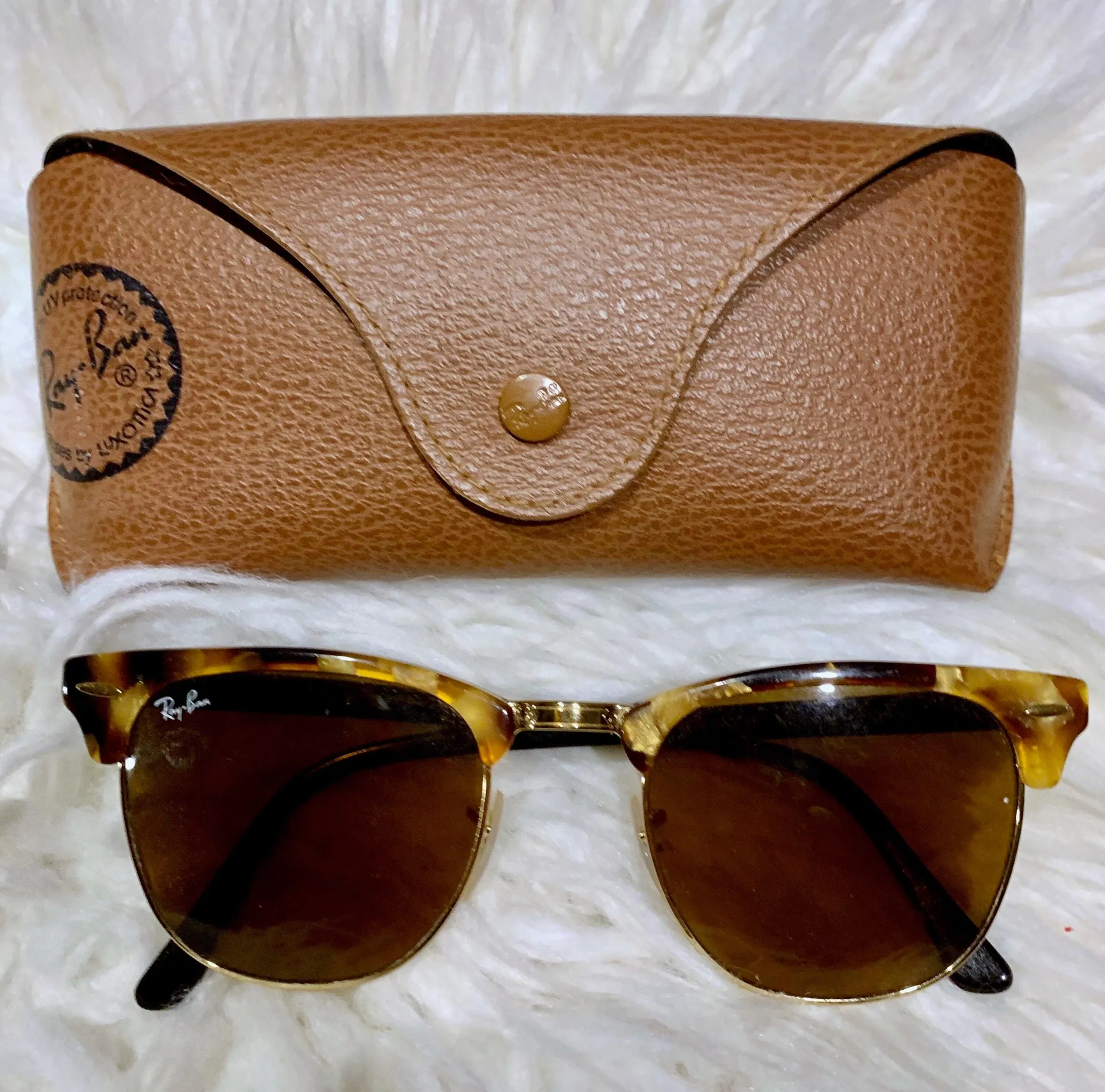 Ray-Ban Tortoise Shell Club Master - Image 2