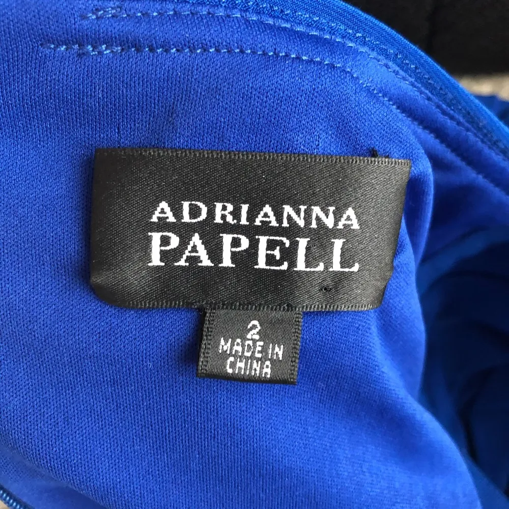 ADRIANNA PAPELL | Cap Sleeve Tiered Sheath Dress - Image 5