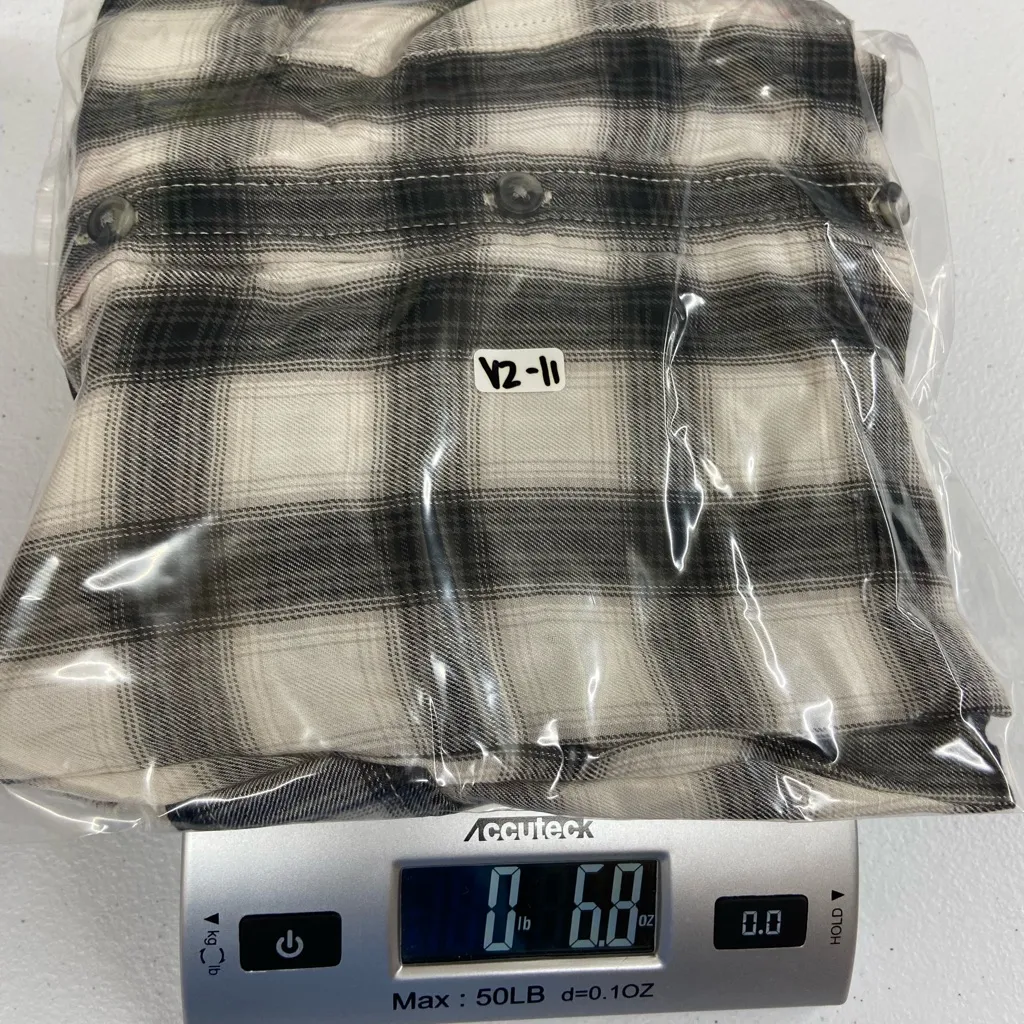 EUC American Eagle women’s black white plaid relaxed boyfriend fit button‎ shirt - Image 7