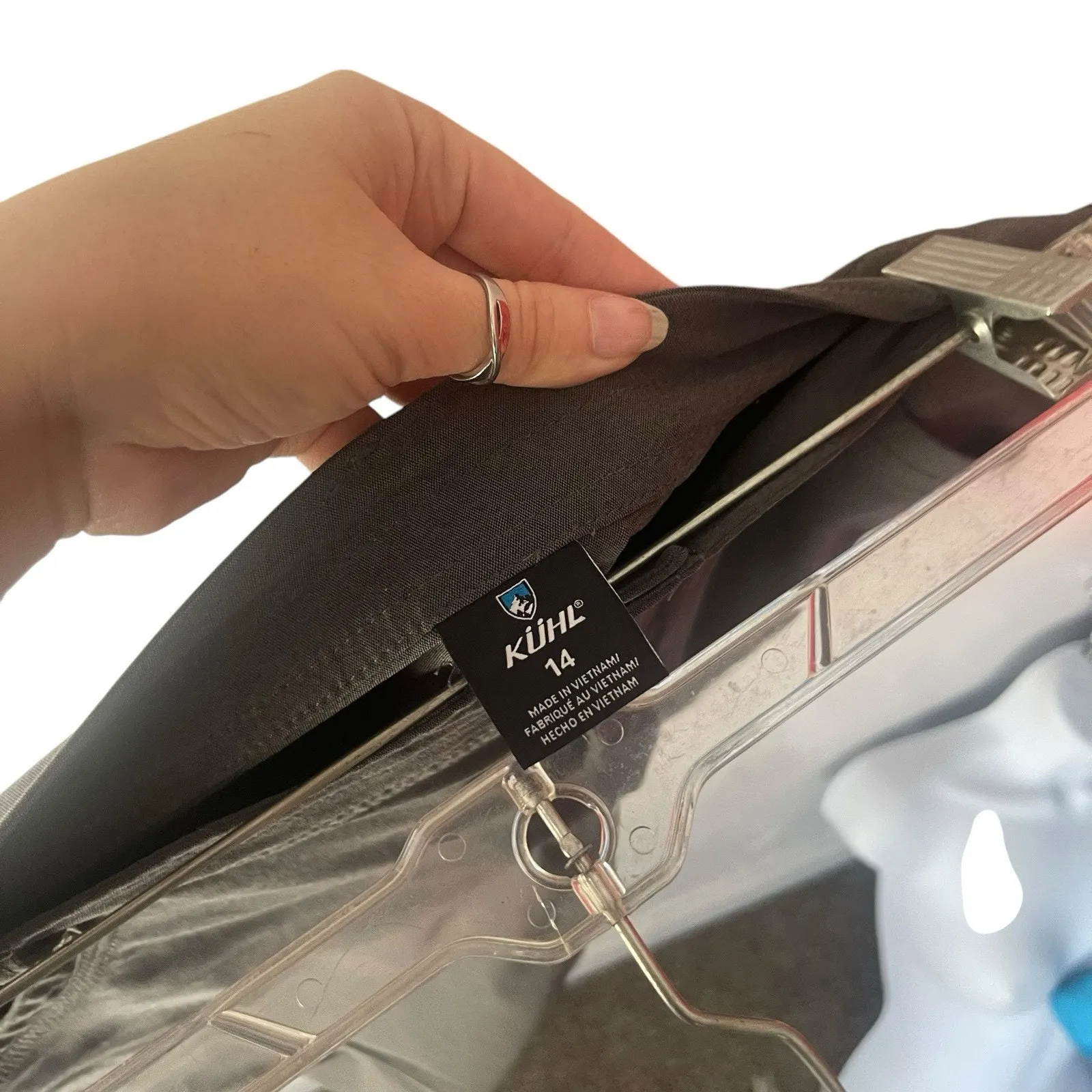 Kuhl Women's Size 14 Gray Cargo Outdoor Hiking 7 In‎ Inseam Shorts - Image 6