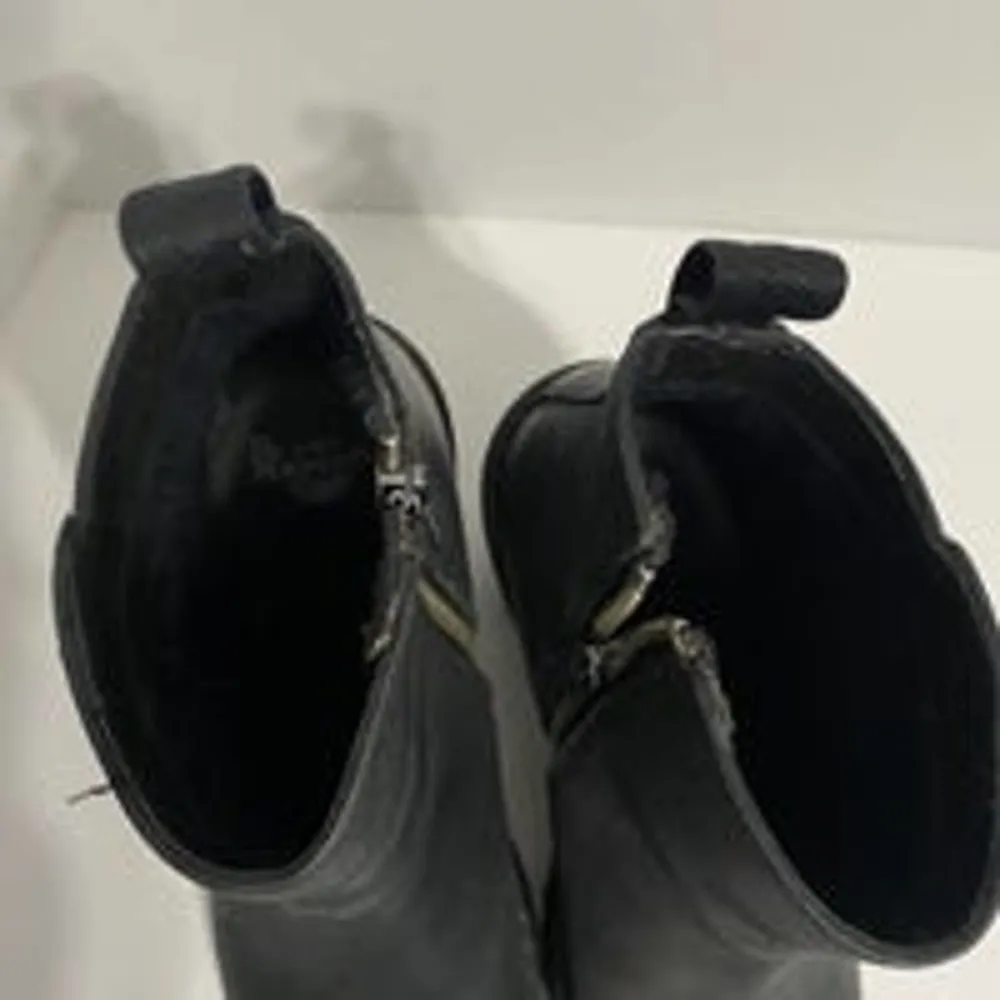 Dr.Martens Magdalena Women’s Leather Heeled Chelsea Boots - Image 8