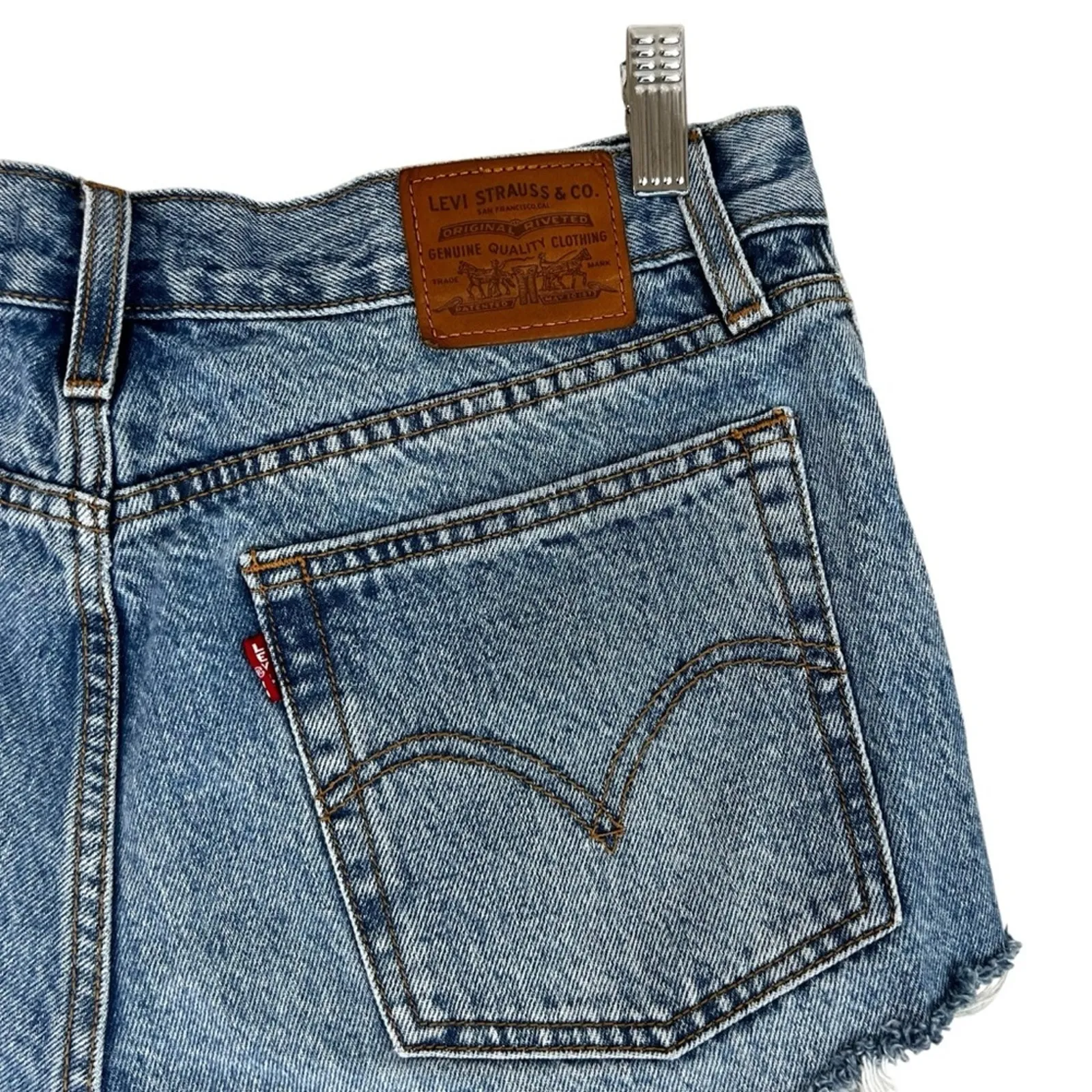 Levi’s 501 Wedgie Shorts Womens 29 High Rise Distressed Frayed Hem Denim Cheeky - Image 5