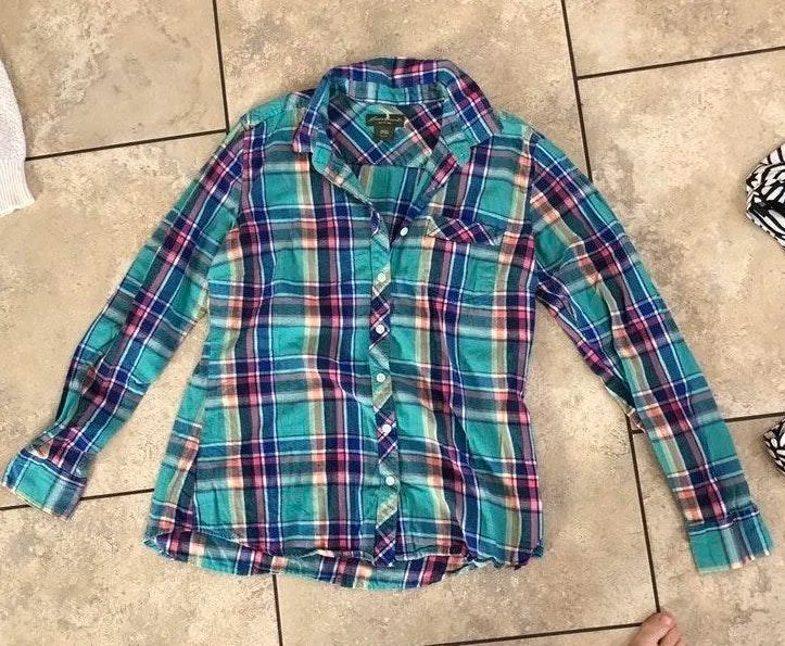 Multicolored flannel long sleeve never worn  - Image 2