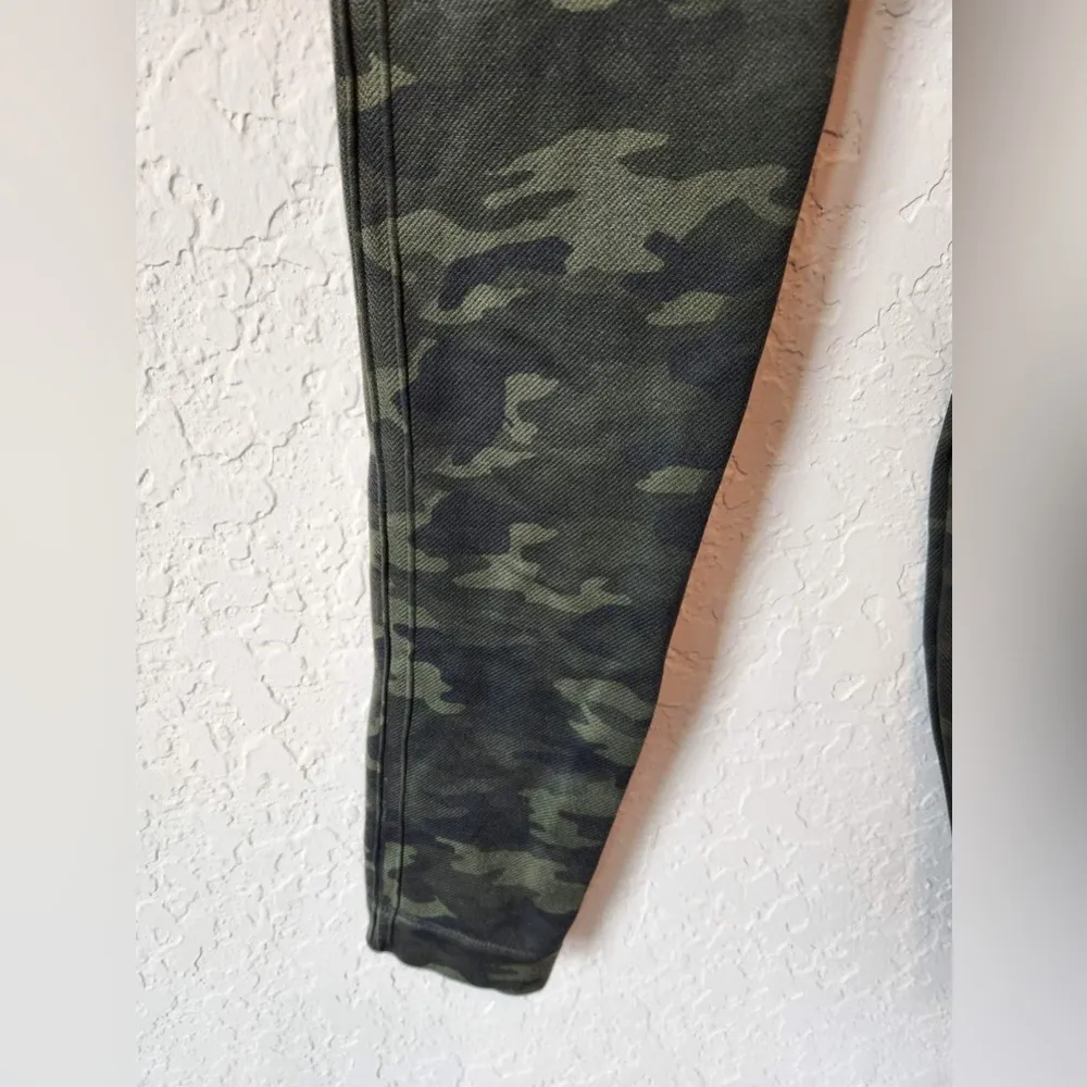 SPANX Look At Me Now Green Camo Seamless Sz Small - Image 6