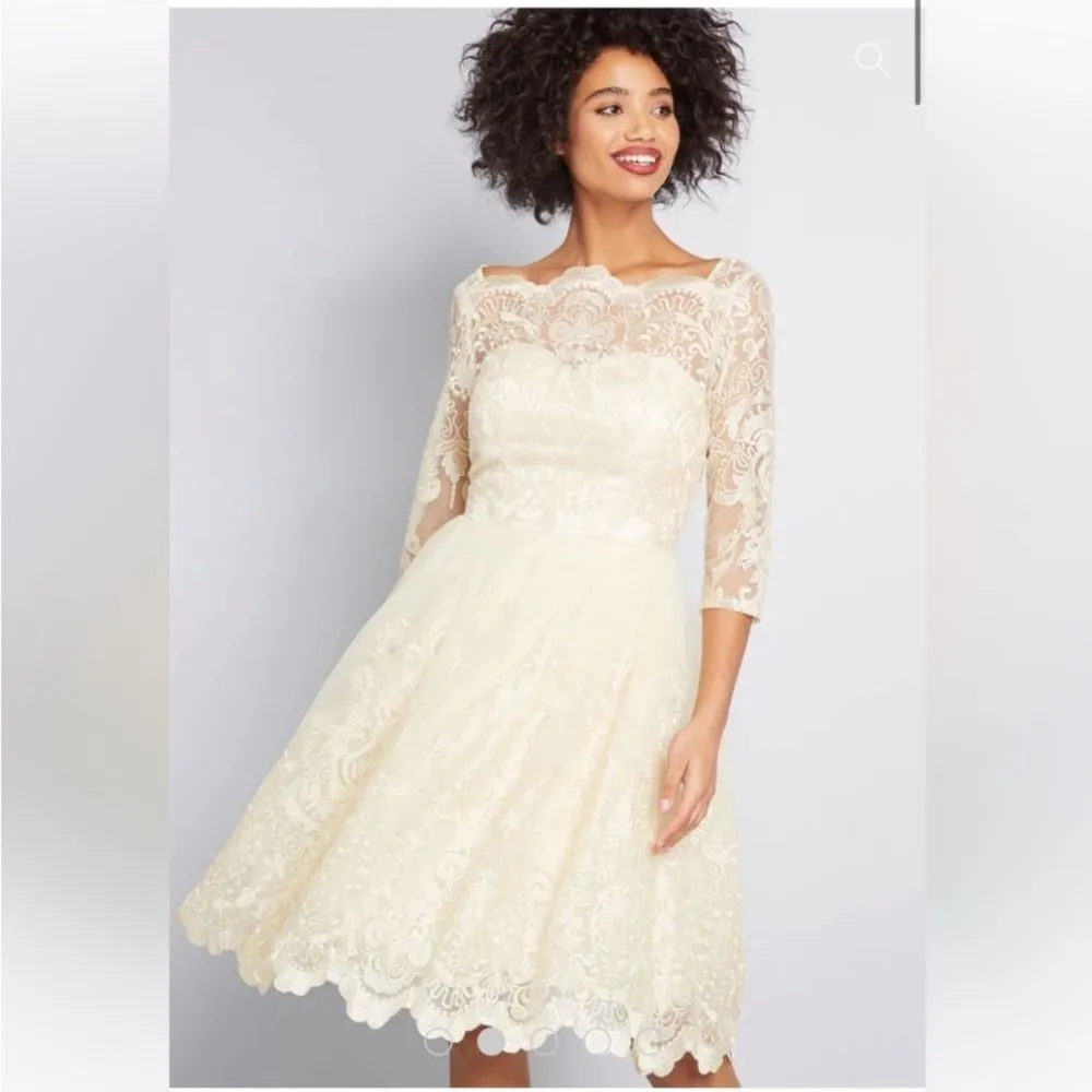 NWT‎ Chi Chi London Gilded Grace Lace Dress Size 4 in Champagne - Image 3