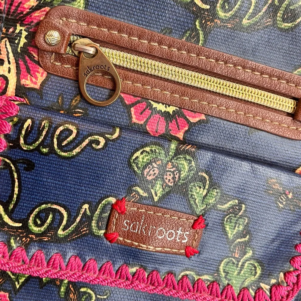 Sakroots Crossbody Bag Purse Coated Floral Love - Image 4