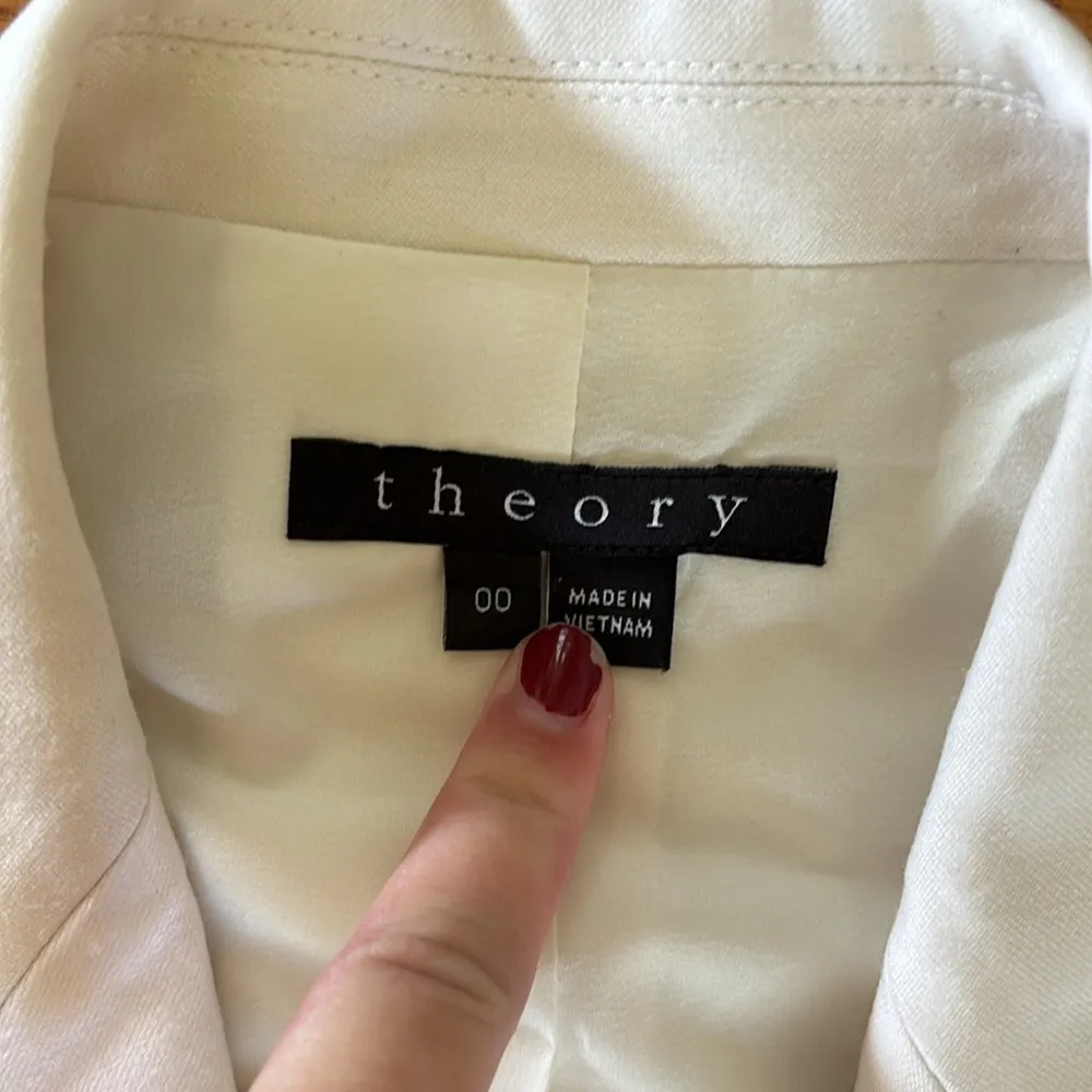 Theory white vest - Image 2