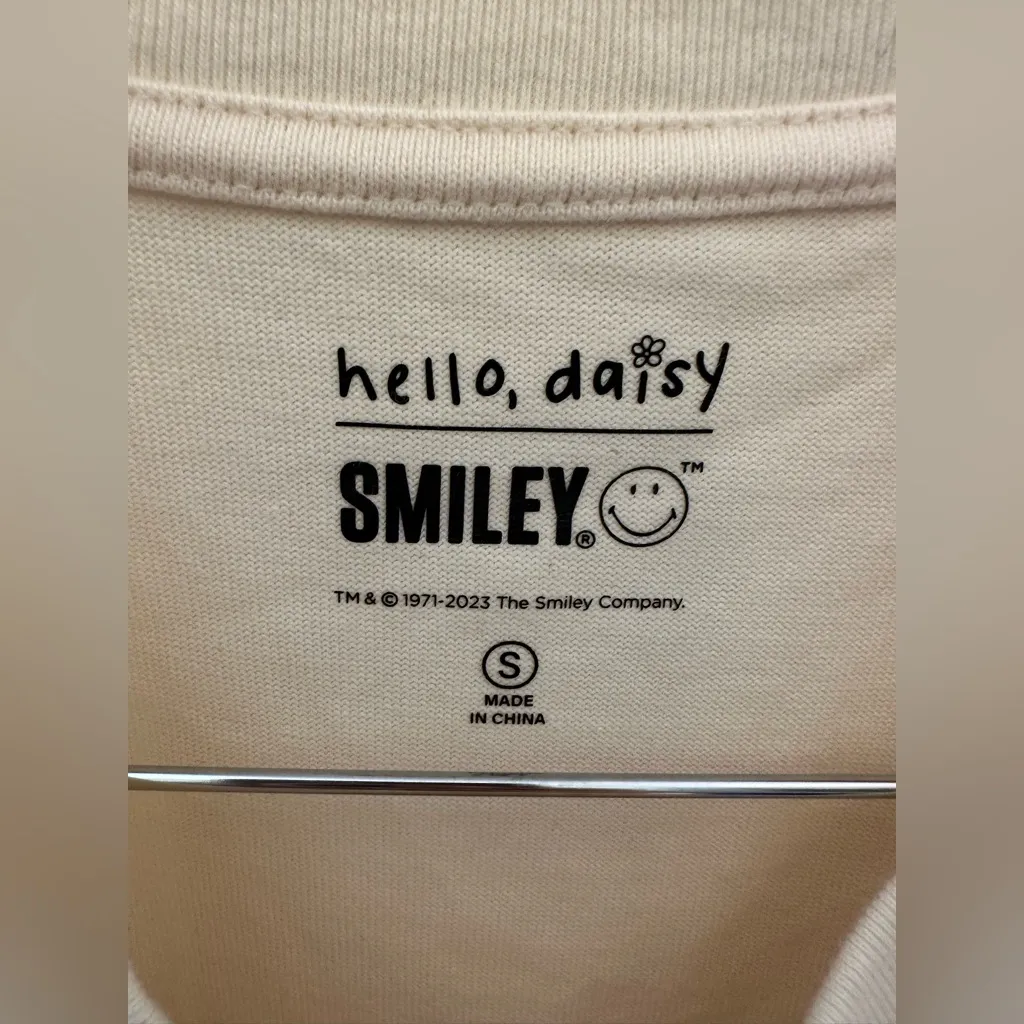 PacSun Hello, Daisy Working On My Aura TShirt Small - Image 2