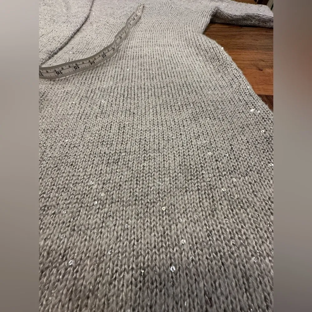 EUC woman within  long gray open cardigan with mini sequence for light point - Image 7